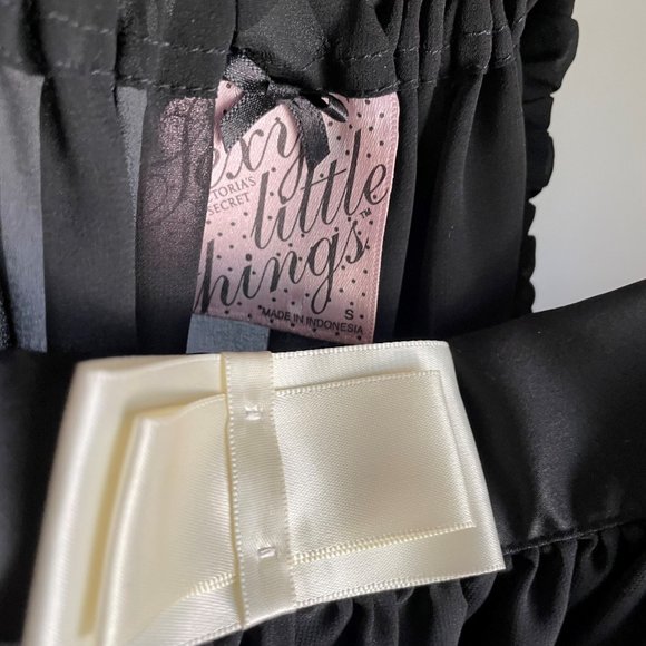 Victoria's Secret Black Babydoll with White Bow - Picture 4 of 4